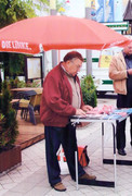 Frank Feldmann am Wahlstand 2009